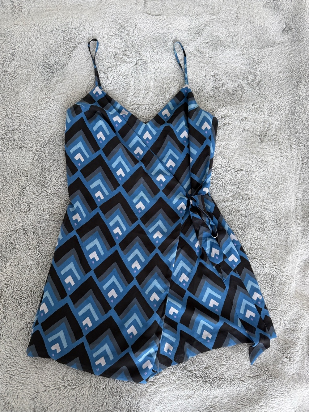 Club Monaco Saxona Faux Wrap Skort Romper Blue Geometric Print Size 2